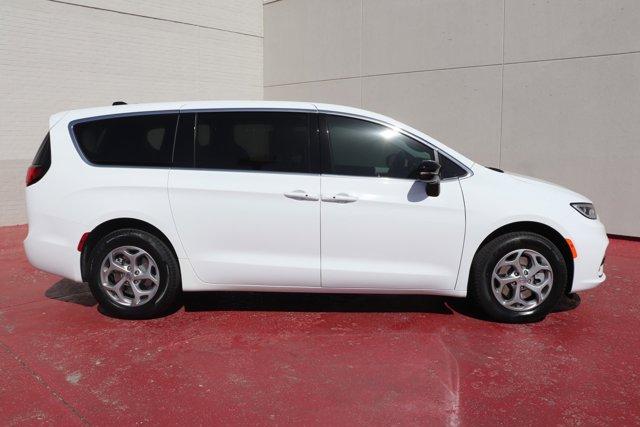 new 2024 Chrysler Pacifica car, priced at $48,819