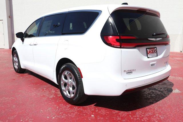 new 2024 Chrysler Pacifica car, priced at $49,569