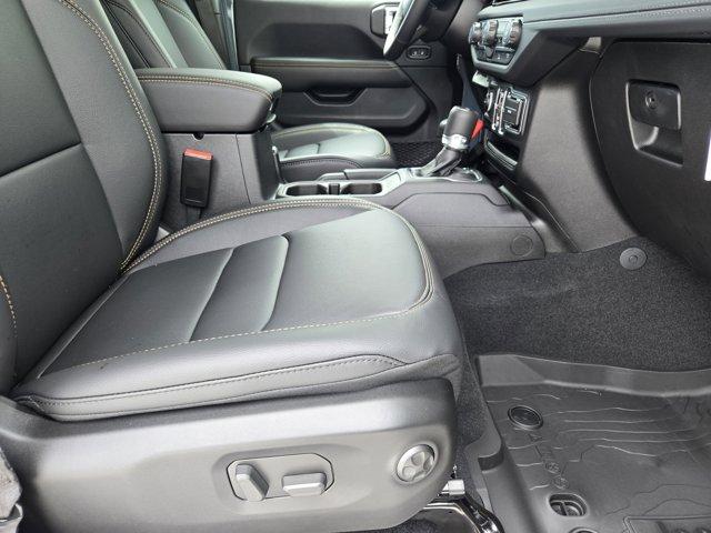 new 2025 Jeep Gladiator car, priced at $48,433