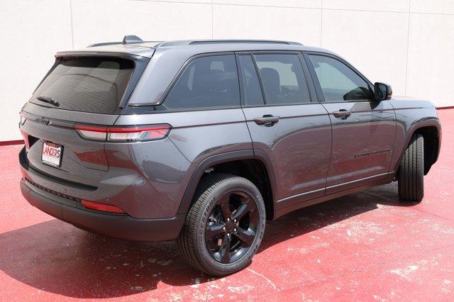 new 2024 Jeep Grand Cherokee car, priced at $45,675