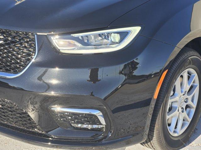new 2026 Chrysler Pacifica car, priced at $41,960