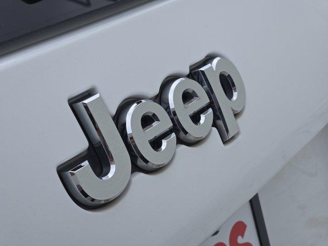 used 2020 Jeep Cherokee car, priced at $17,599