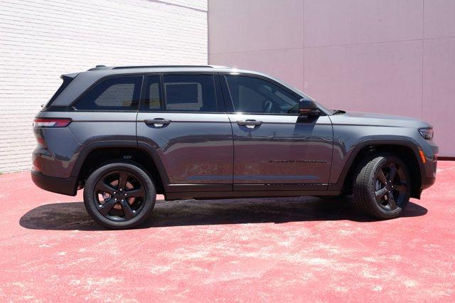 new 2024 Jeep Grand Cherokee car, priced at $42,175