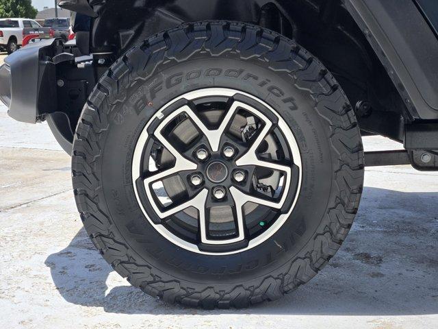 new 2025 Jeep Wrangler car, priced at $51,342