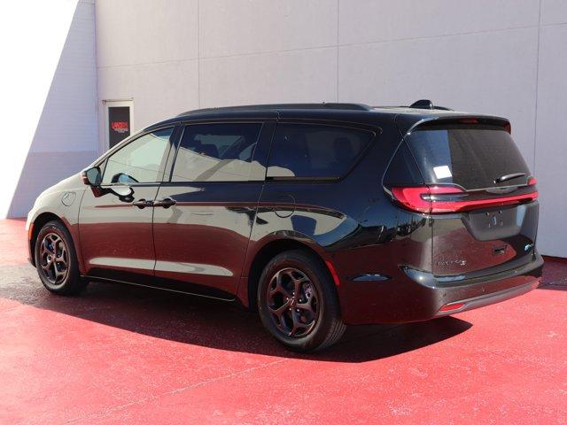 new 2024 Chrysler Pacifica car, priced at $55,734