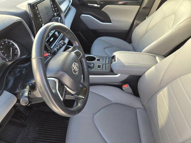 used 2022 Toyota Highlander car