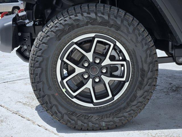 new 2025 Jeep Gladiator car, priced at $53,074