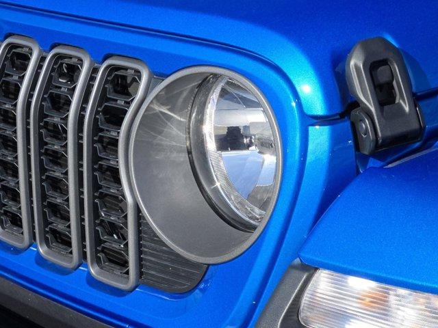 new 2025 Jeep Gladiator car, priced at $42,284