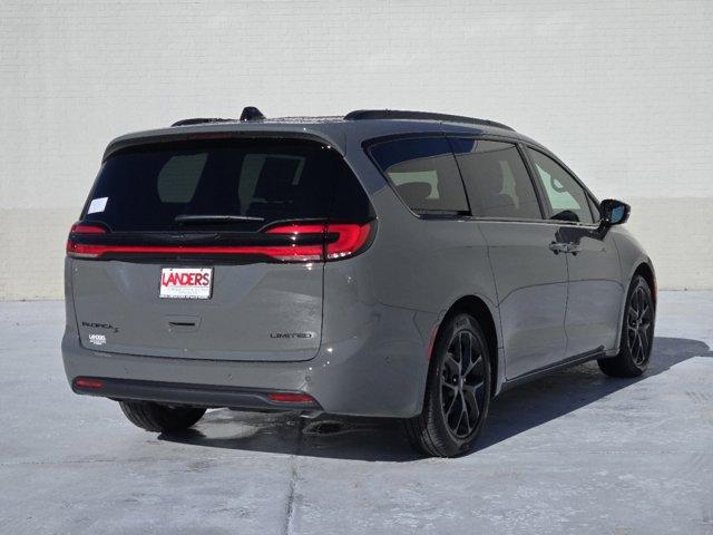 new 2025 Chrysler Pacifica car, priced at $47,641