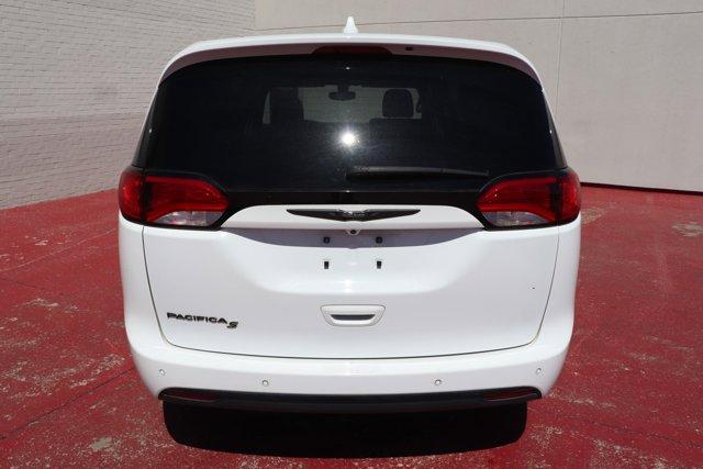 used 2018 Chrysler Pacifica car, priced at $15,550