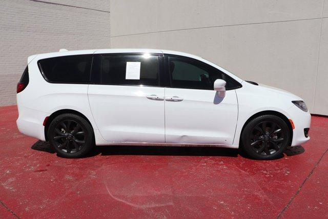 used 2018 Chrysler Pacifica car, priced at $15,983
