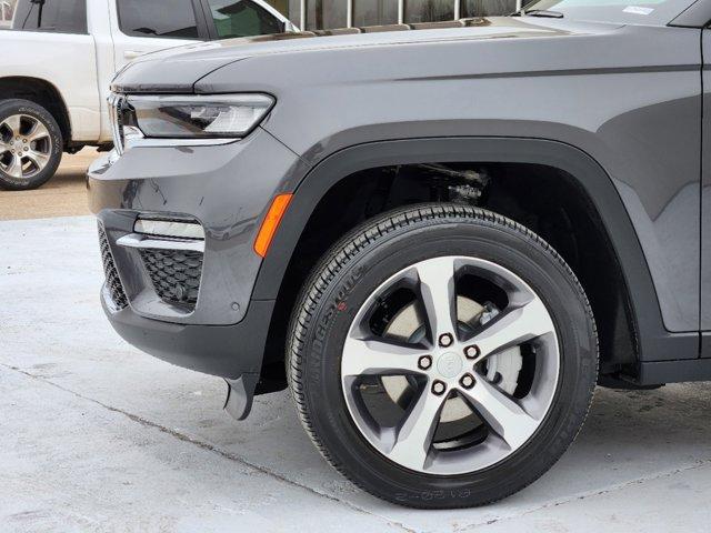 new 2025 Jeep Grand Cherokee car, priced at $52,456