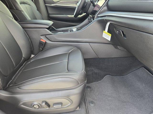 new 2025 Jeep Grand Cherokee car, priced at $53,080