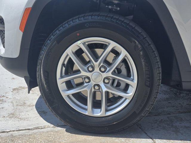 new 2025 Jeep Grand Cherokee car, priced at $37,165