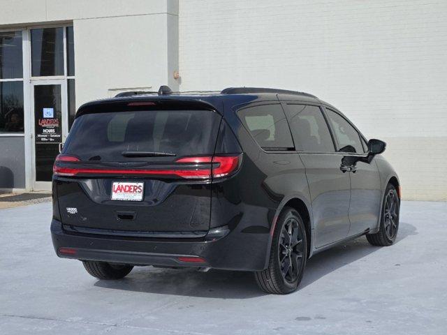 new 2025 Chrysler Pacifica car, priced at $45,663