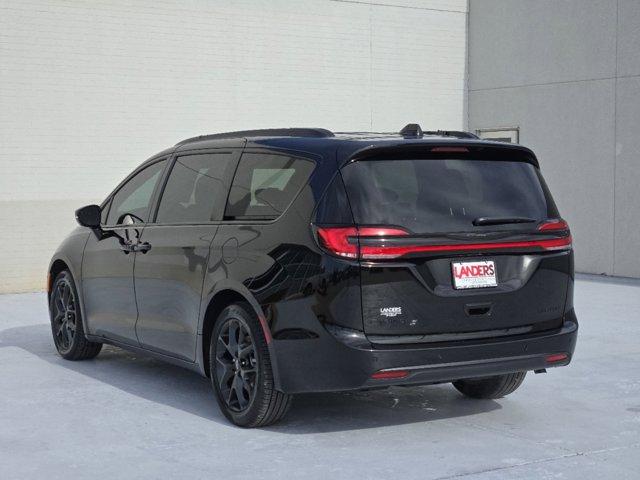 new 2025 Chrysler Pacifica car, priced at $45,663