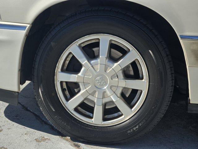 used 2002 Buick Park Avenue car, priced at $4,000