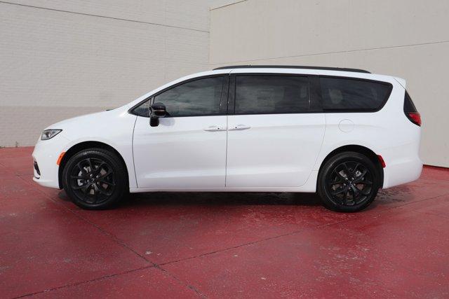 new 2024 Chrysler Pacifica car, priced at $49,985