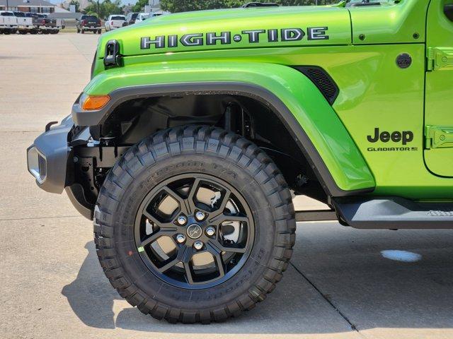 new 2025 Jeep Gladiator car, priced at $48,917