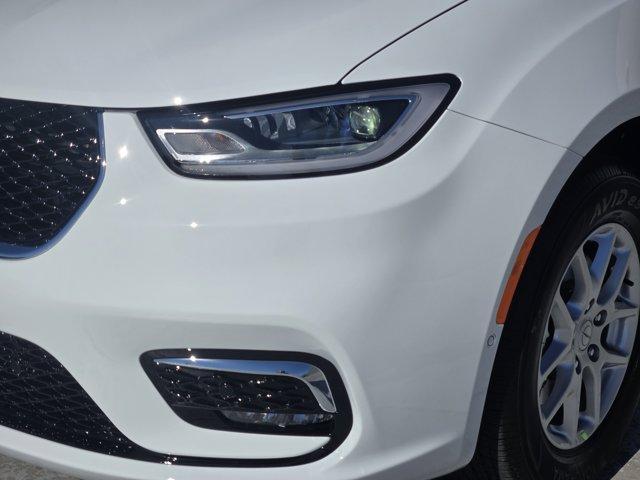 new 2026 Chrysler Pacifica car, priced at $45,115