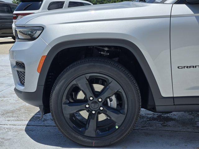 new 2025 Jeep Grand Cherokee car, priced at $42,120