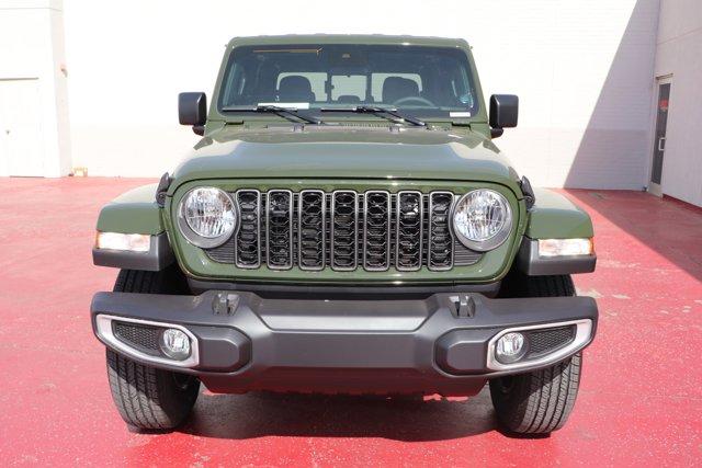 new 2024 Jeep Gladiator car, priced at $38,935