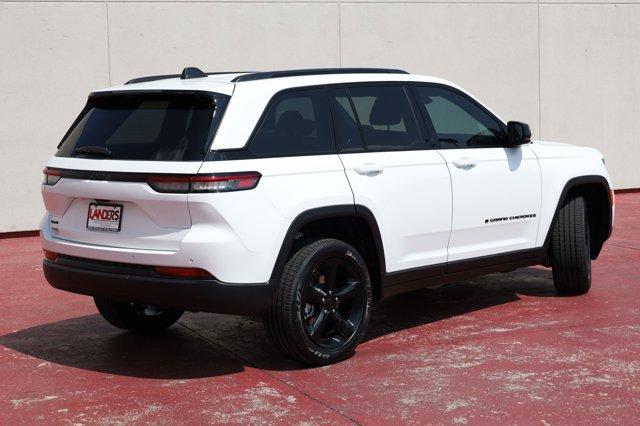 new 2024 Jeep Grand Cherokee car, priced at $45,479