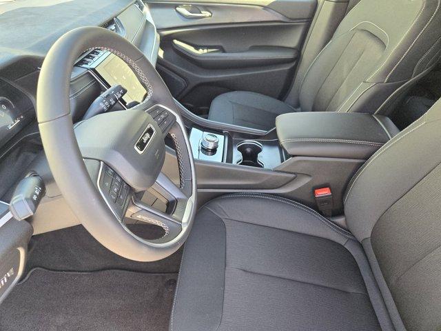 new 2025 Jeep Grand Cherokee car, priced at $36,070