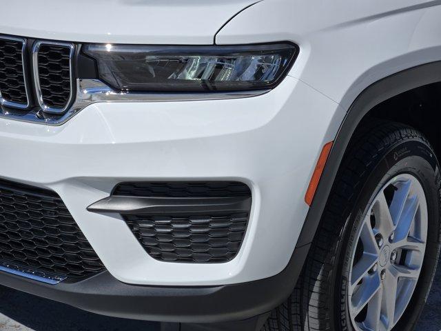 new 2025 Jeep Grand Cherokee car, priced at $36,070