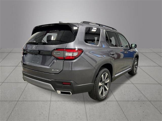new 2025 Honda Pilot car, priced at $54,575