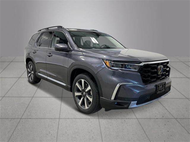 new 2025 Honda Pilot car, priced at $54,575