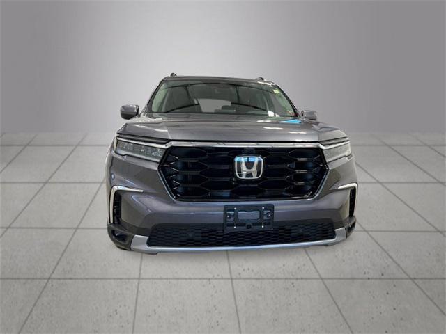 new 2025 Honda Pilot car, priced at $54,575