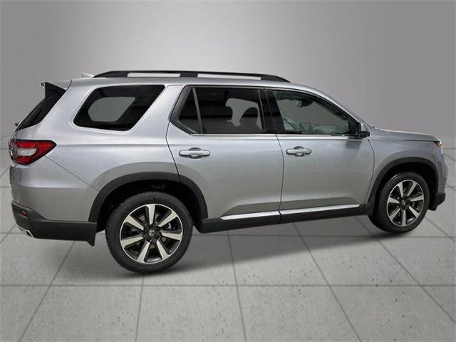 new 2025 Honda Pilot car, priced at $51,095
