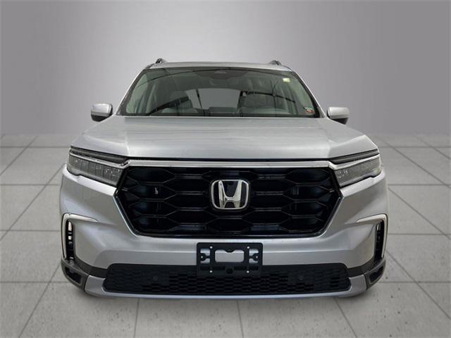 new 2025 Honda Pilot car, priced at $51,095