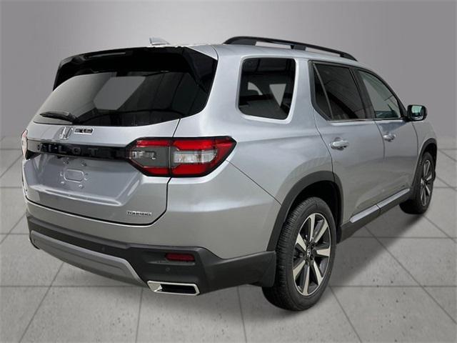 new 2025 Honda Pilot car, priced at $51,095