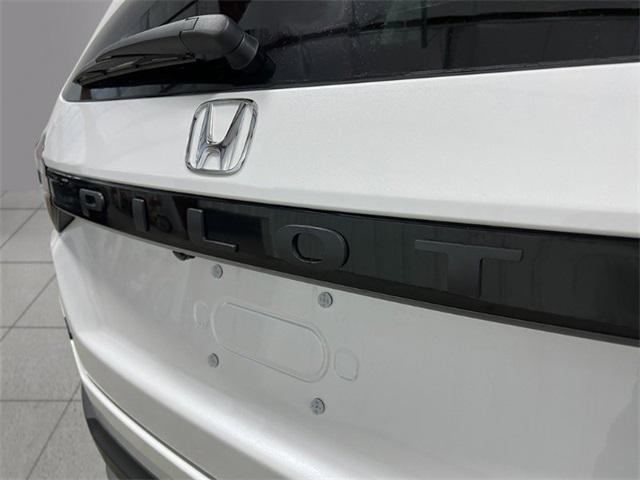 new 2025 Honda Pilot car, priced at $51,350