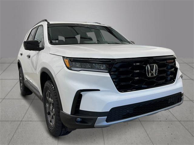 new 2025 Honda Pilot car, priced at $51,350
