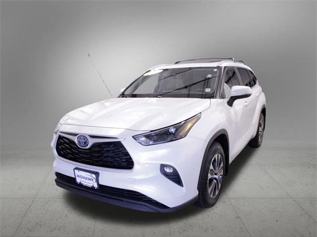 used 2023 Toyota Highlander Hybrid car, priced at $40,499