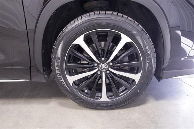 used 2022 Toyota Highlander car, priced at $35,558