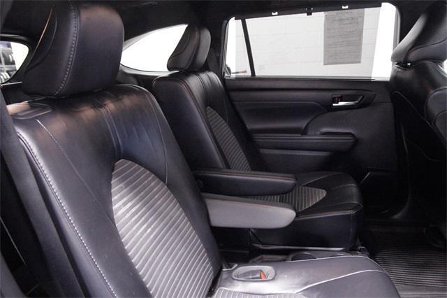 used 2022 Toyota Highlander car, priced at $35,558