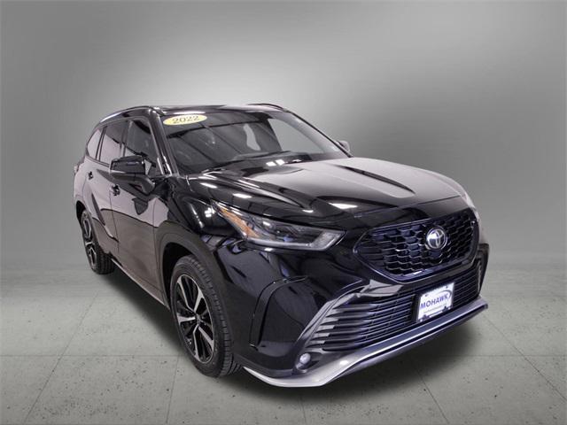 used 2022 Toyota Highlander car, priced at $35,558