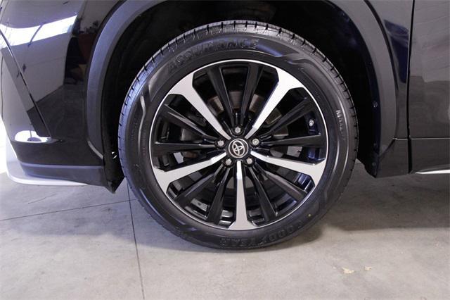 used 2022 Toyota Highlander car, priced at $35,558
