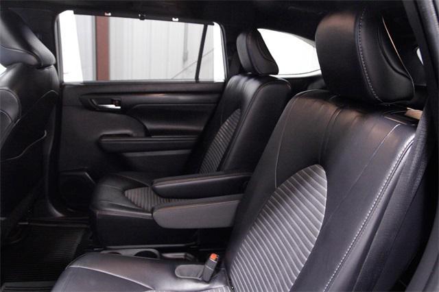 used 2022 Toyota Highlander car, priced at $35,558