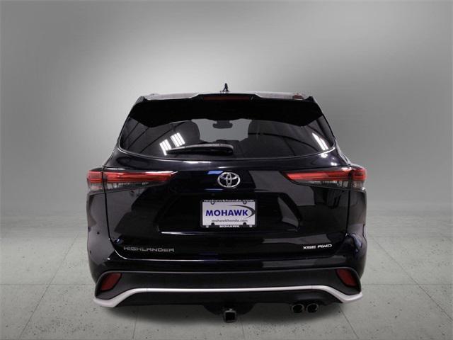used 2022 Toyota Highlander car, priced at $35,558
