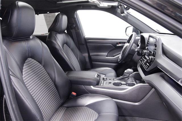 used 2022 Toyota Highlander car, priced at $35,558