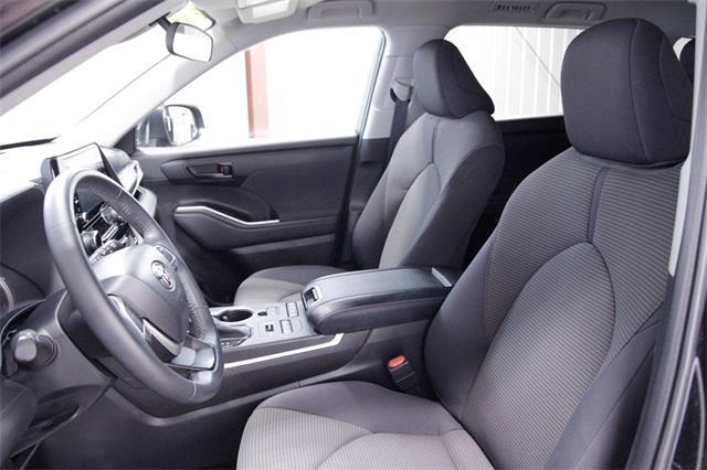 used 2022 Toyota Highlander car, priced at $33,200