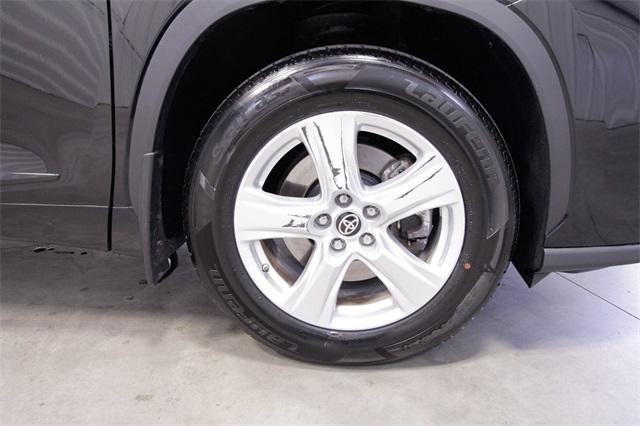 used 2022 Toyota Highlander car, priced at $33,200