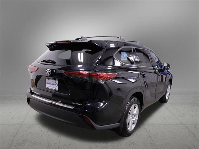 used 2022 Toyota Highlander car, priced at $33,200