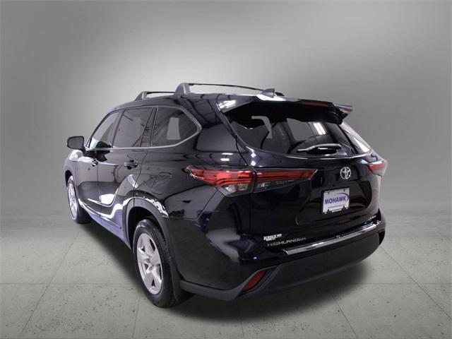 used 2022 Toyota Highlander car, priced at $33,200