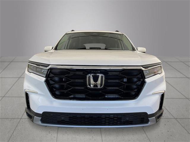 new 2025 Honda Pilot car, priced at $51,550